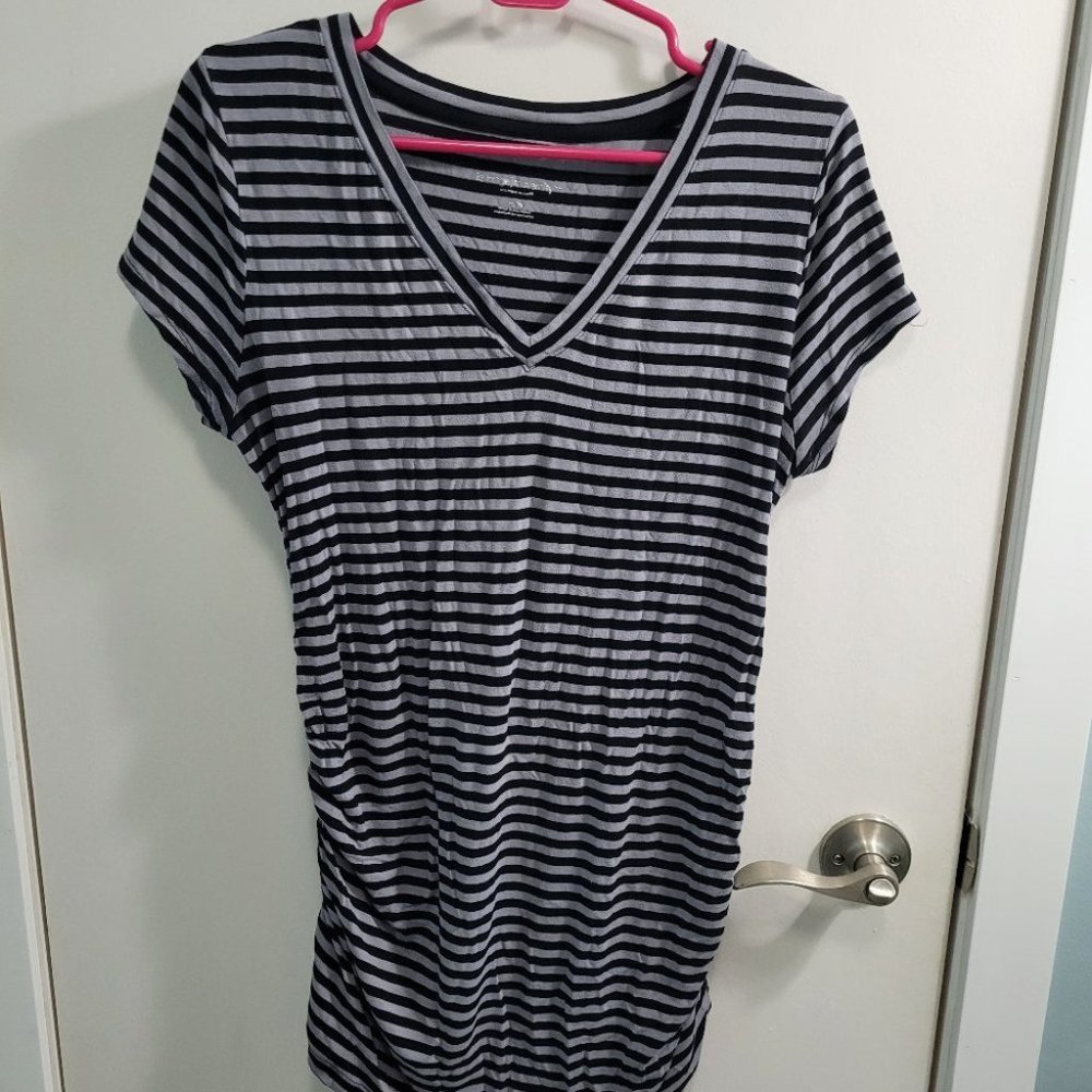 Medium Liz Lange Maternity Striped V-Neck Side-Ruche Tee